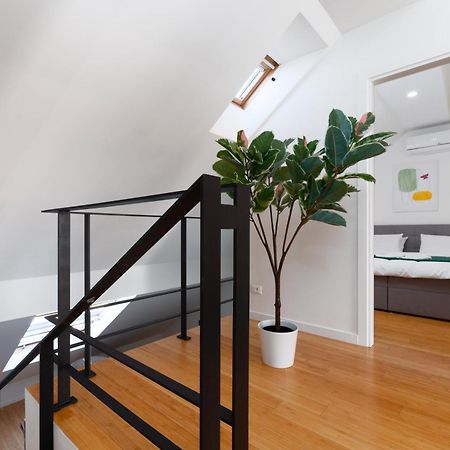 Two-Level Apart With A Terrace Near The Vltava River Prague Extérieur photo